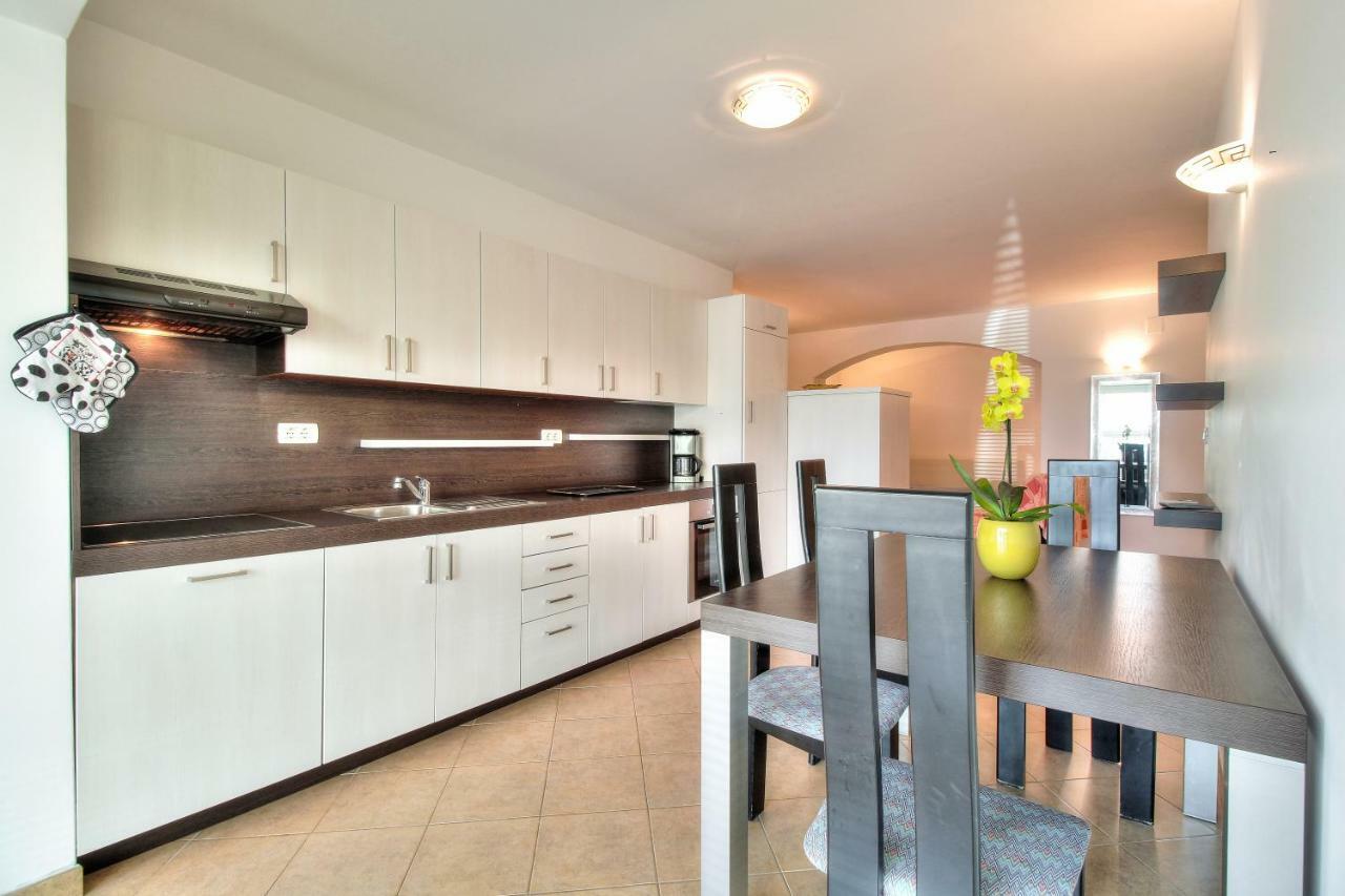 Apartment Katarina Crveni Vrh Buitenkant foto
